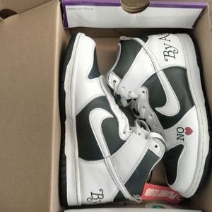 Barely wear them and don't really like them that much